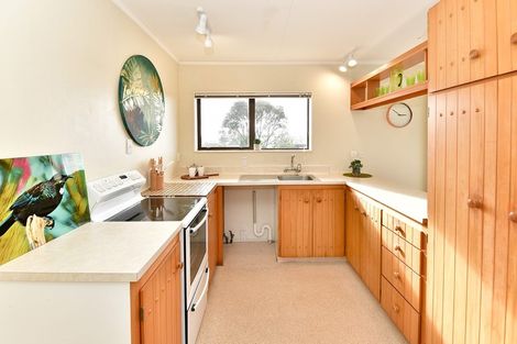Photo of property in 16 Petrel Place, Massey, Auckland, 0614