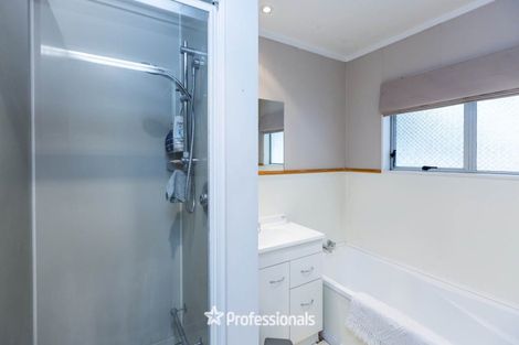 Photo of property in 1 Gemstone Drive, Birchville, Upper Hutt, 5018