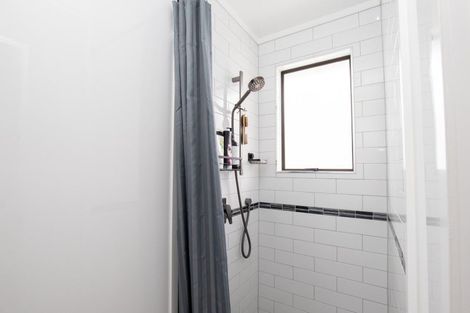 Photo of property in 20 Miller Place, Ngatea, 3503