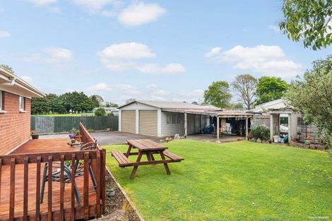 Photo of property in 92 Kayes Road, Pukekohe, 2120