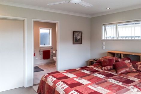 Photo of property in 18 Blythfield Place, Taradale, Napier, 4112