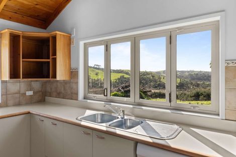 Photo of property in 1175 South Head Road, South Head, Helensville, 0874