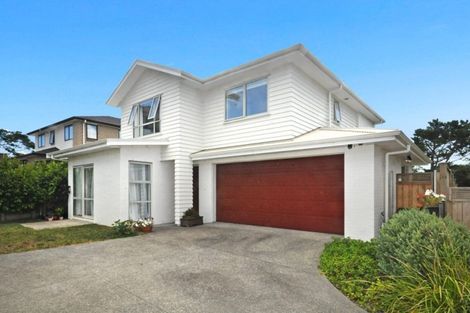Photo of property in 24 Arthur Rolfe Lane, Swanson, Auckland, 0614