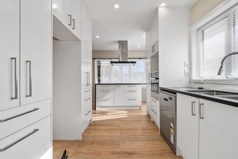 Photo of property in 16 Scott Road, Papakura, 2110