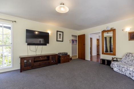 Photo of property in 11 Hookway Grove, Paraparaumu, 5032