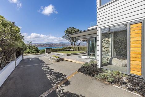 Photo of property in 160 Breaker Bay Road, Breaker Bay, Wellington, 6022