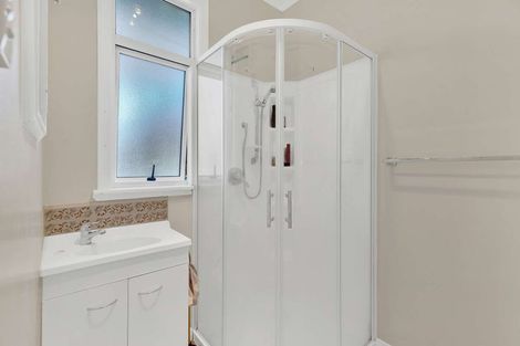 Photo of property in 10 William Street, Marton, 4710