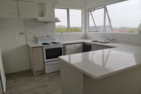 Photo of property in 1/11 Park Avenue, Northcote, Auckland, 0626