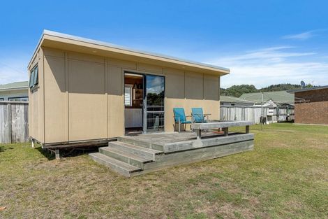 Photo of property in 114 Tamaki Road, Whangamata, 3620