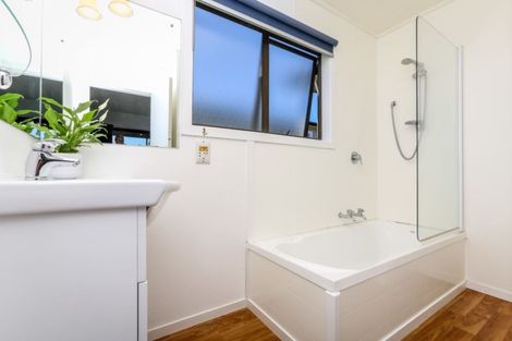 Photo of property in 421 Mangorei Road, Highlands Park, New Plymouth, 4312