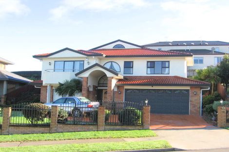 Photo of property in 12 Chieftain Rise, Goodwood Heights, Auckland, 2105