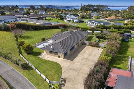 Photo of property in 16 Omana Avenue, Shelly Beach, Helensville, 0874