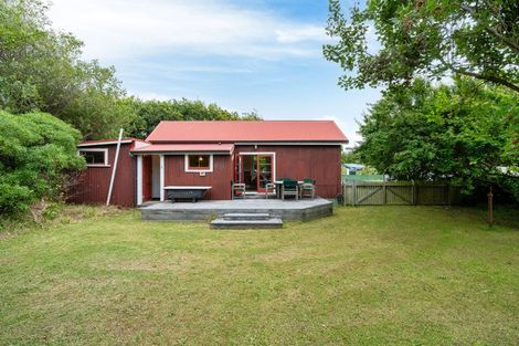 Photo of property in 21 Shortt Street, Foxton Beach, Foxton, 4815