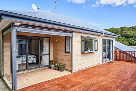 Photo of property in 57a Albatross Close, Whitby, Porirua, 5024