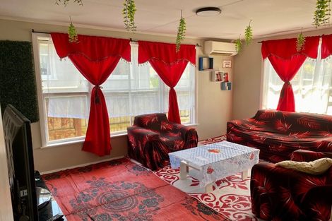 Photo of property in 25 Arimu Road, Papakura, 2110