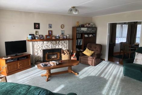 Photo of property in 10 Deakin Place, Clive, 4102