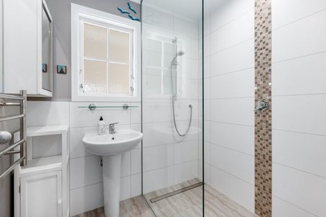 Photo of property in 32 Discovery Drive, Whitby, Porirua, 5024