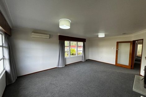 Photo of property in 92 Brois Street, Frankleigh Park, New Plymouth, 4310