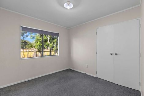 Photo of property in 28 Barneys Farm Road, Clendon Park, Auckland, 2103