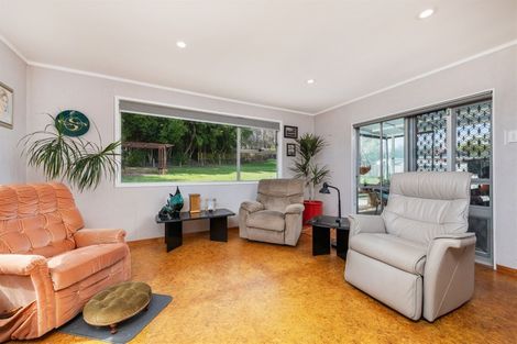 Photo of property in 62 Chilcott Road, Henderson, Auckland, 0612