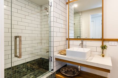 Photo of property in 224 Lake Terrace, Waipahihi, Taupo, 3330