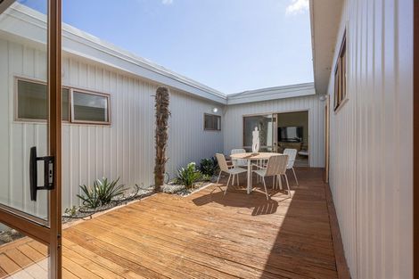 Photo of property in 1/51a View Road, Henderson, Auckland, 0612