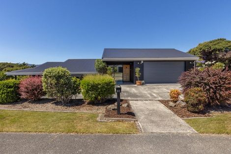 Photo of property in 41 James Cook Drive, Whitby, Porirua, 5024