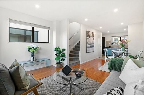 Photo of property in 21 Red Arches Road, Henderson, Auckland, 0610