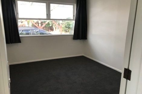 Photo of property in 10 Barnfield Place, Glendene, Auckland, 0602