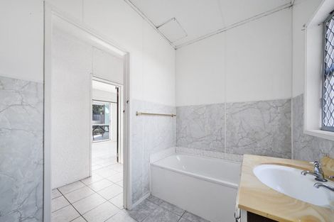 Photo of property in 26 Ewbank Place, Manurewa, Auckland, 2102