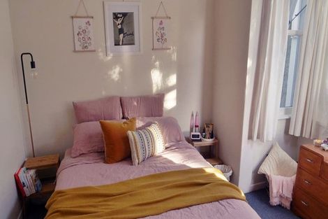 Photo of property in 71 Pirie Street, Mount Victoria, Wellington, 6011