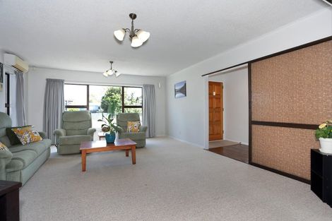 Photo of property in 8 Mansell Crescent, Bulls, 4818