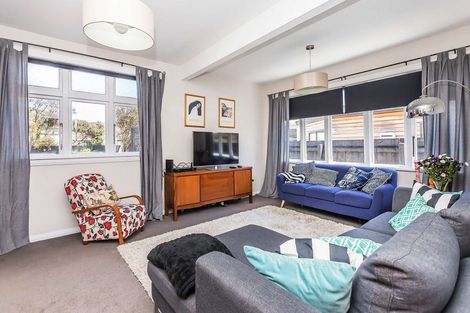 Photo of property in 2 Norton Park Avenue, Fairfield, Lower Hutt, 5011