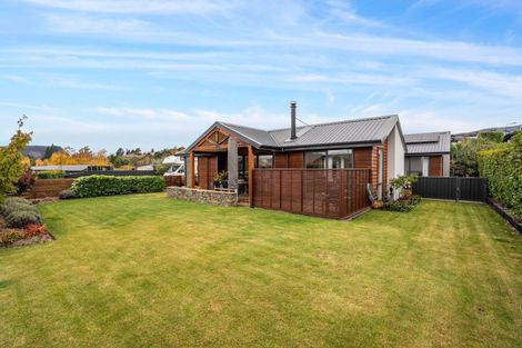 Photo of property in 12 Sapphire Spring Rise, Wanaka, 9305