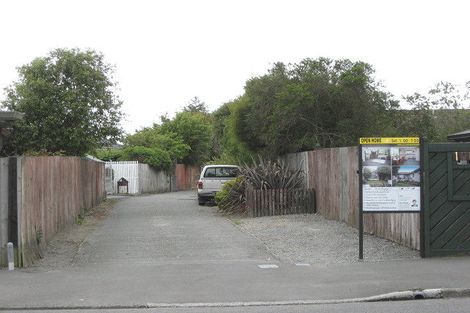 Photo of property in 2/102a Queenspark Drive, Parklands, Christchurch, 8083