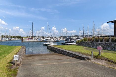 Photo of property in 6 Fred Carr Place, One Tree Point, 0118