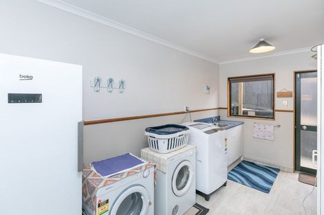 Photo of property in 64 Dixon Road, Glenview, Hamilton, 3206