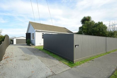 Photo of property in 4 Dunedin Street, Redwood, Christchurch, 8051