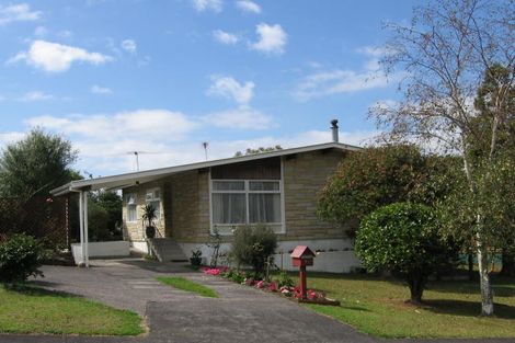 Photo of property in 25 Rosewarne Crescent, Glendene, Auckland, 0602