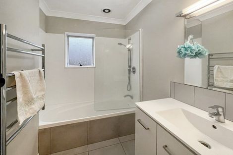 Photo of property in 86 Benmore Avenue, Cloverlea, Palmerston North, 4412