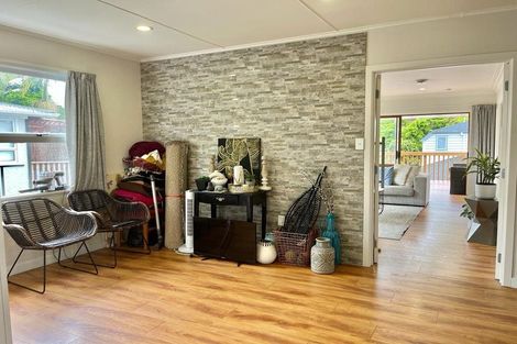 Photo of property in 1 Christina Avenue, Te Atatu South, Auckland, 0602