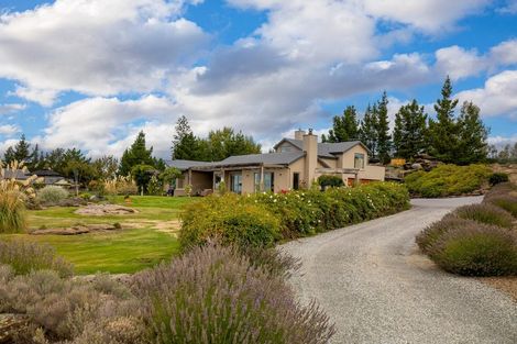 Photo of property in 10 Old Golf Course Road, Bridge Hill, Alexandra, 9320