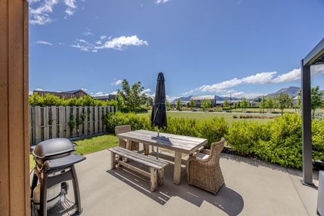 Photo of property in 42 Obelisk Street, Wanaka, 9305