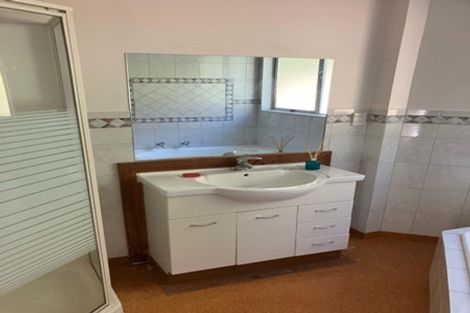 Photo of property in 8 Greenridge Court, Glenfield, Auckland, 0629