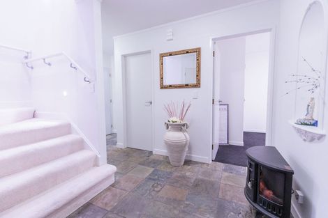 Photo of property in 3 Shastri Terrace, Khandallah, Wellington, 6035