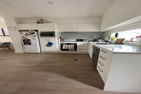 Photo of property in 9/8 James Laurie Street, Henderson, Auckland, 0612