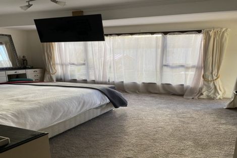 Photo of property in 1 Valdese Rise, Browns Bay, Auckland, 0630