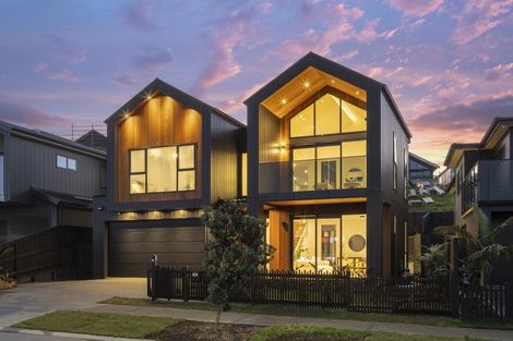 Photo of property in 14 Streamview Way, Long Bay, Auckland, 0630