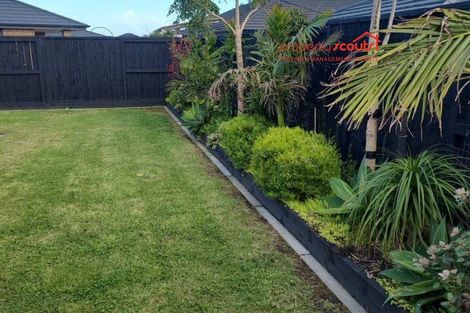 Photo of property in 9 Kaurinui Crescent, One Tree Point, 0118