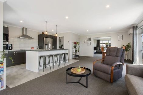 Photo of property in 5 Vantage Place, Omokoroa, 3114